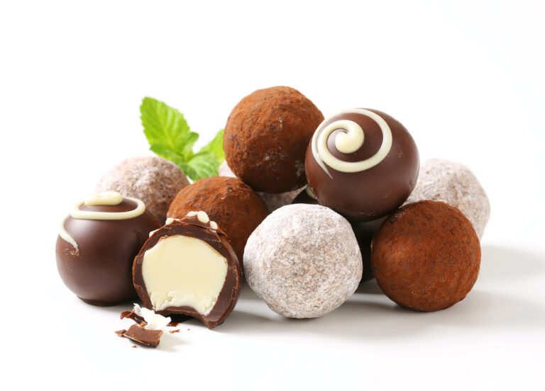 Chocolate,Truffles,On,White,Plate